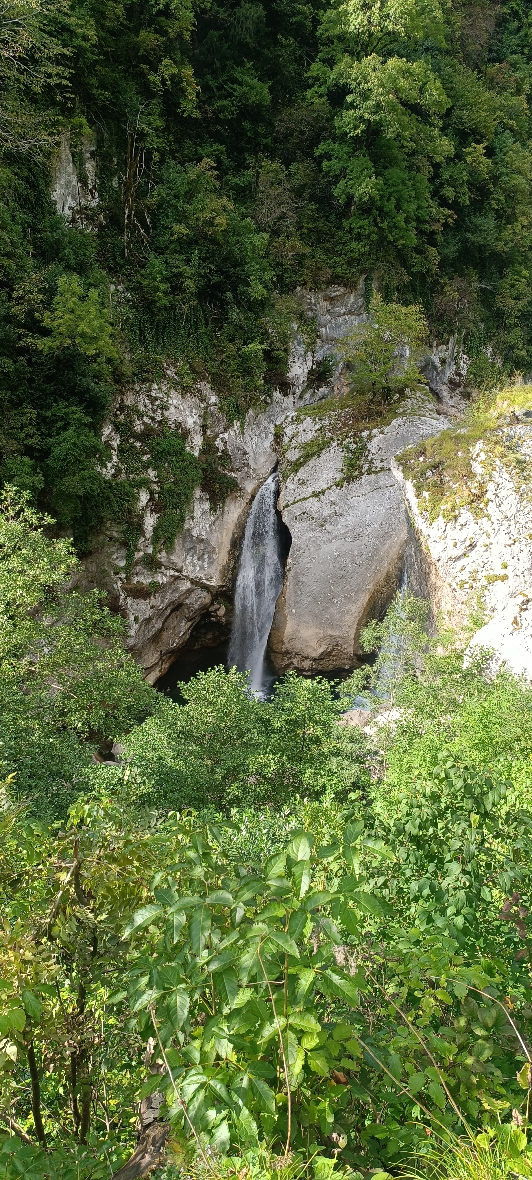 ДИКИЕ ВОДОПАДЫ ХАБЮ И ПОДЗЕМНАЯ РЕКА