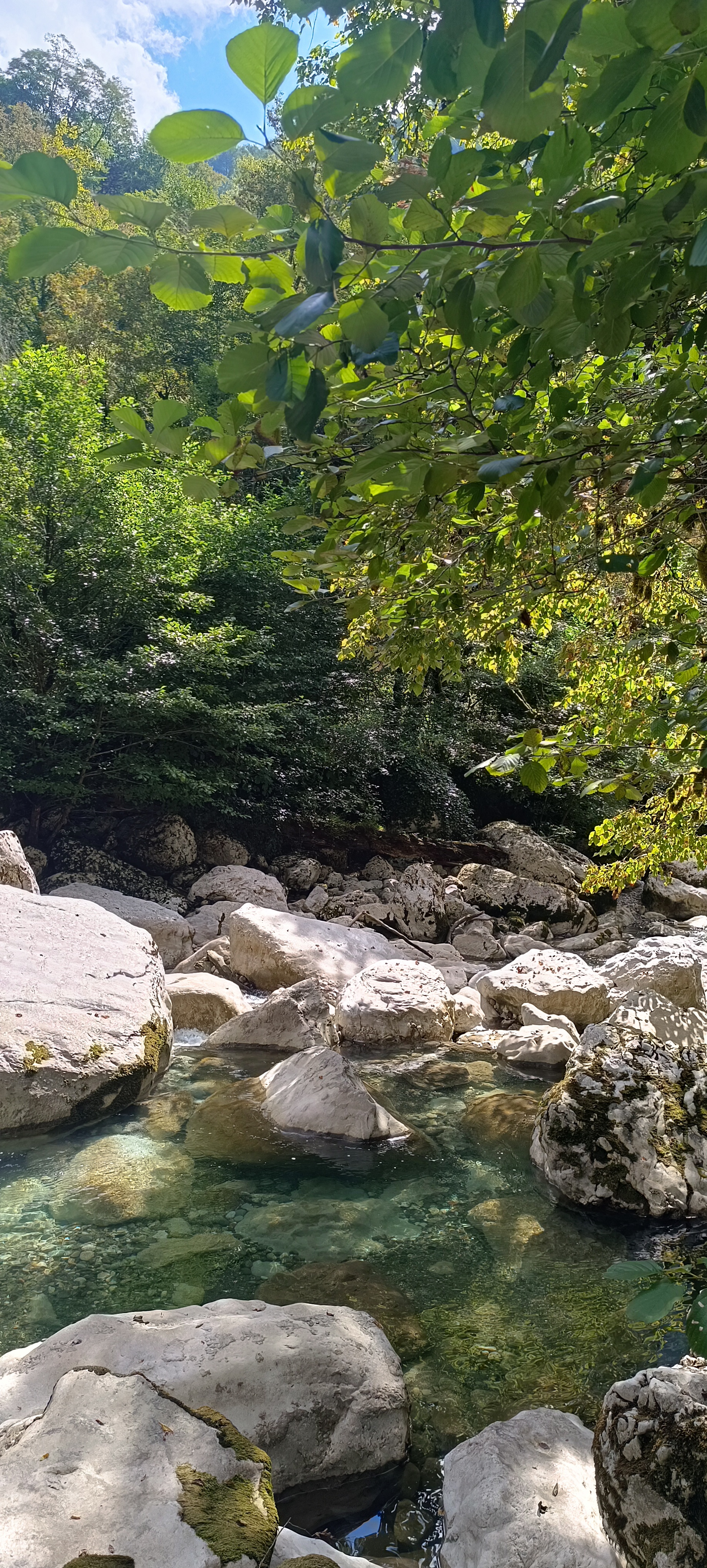 ДИКИЕ ВОДОПАДЫ ХАБЮ И ПОДЗЕМНАЯ РЕКА